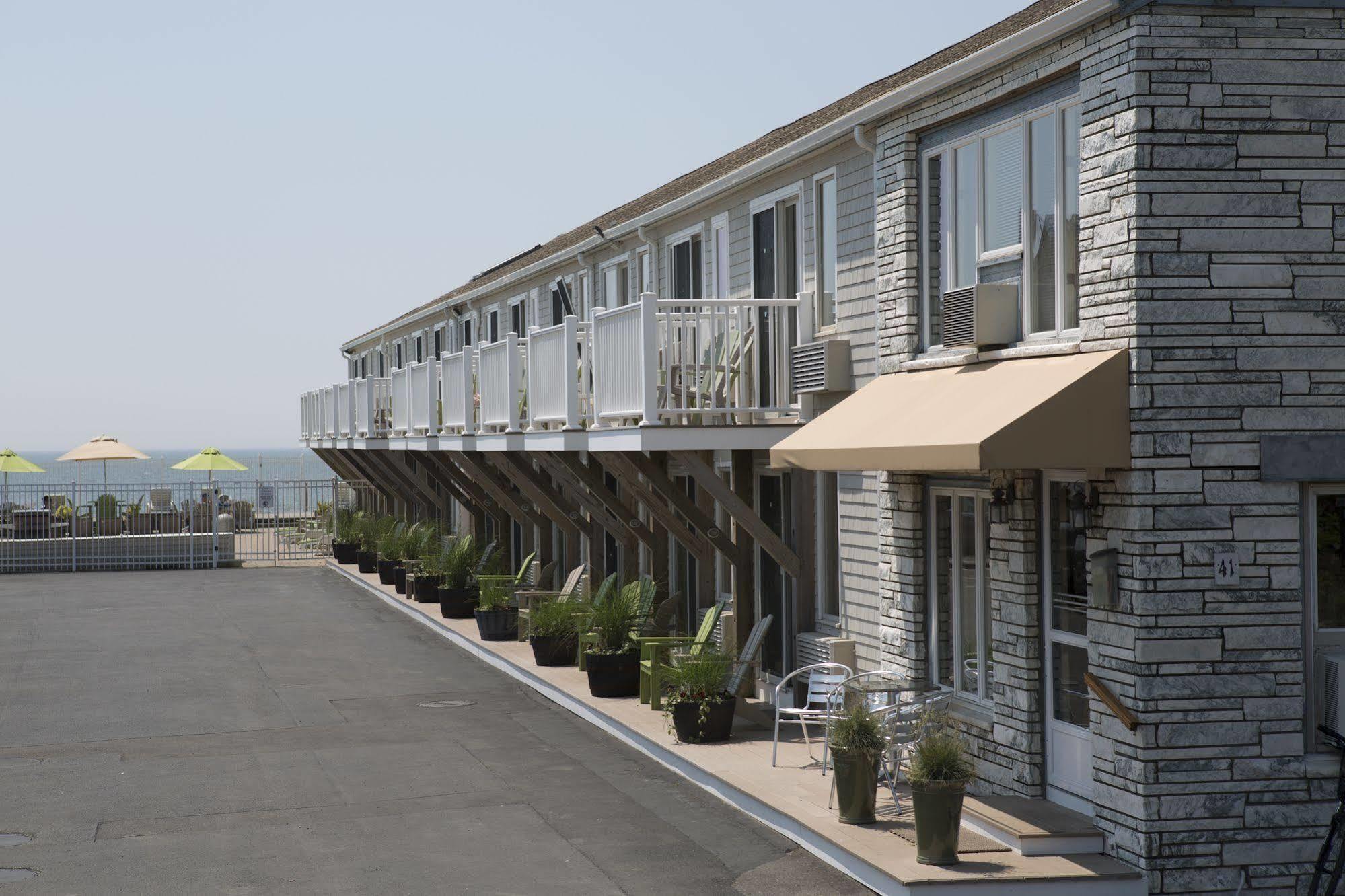 The Corsair & Cross Rip Oceanfront Motel Dennisport Exterior foto